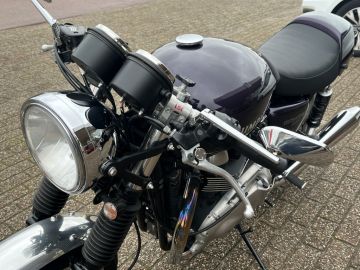Triumph Thruxton 900